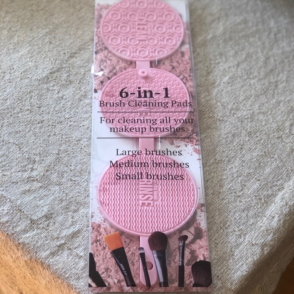 ✨New✨6 in 1 Make Up Brush Cleaning Pads